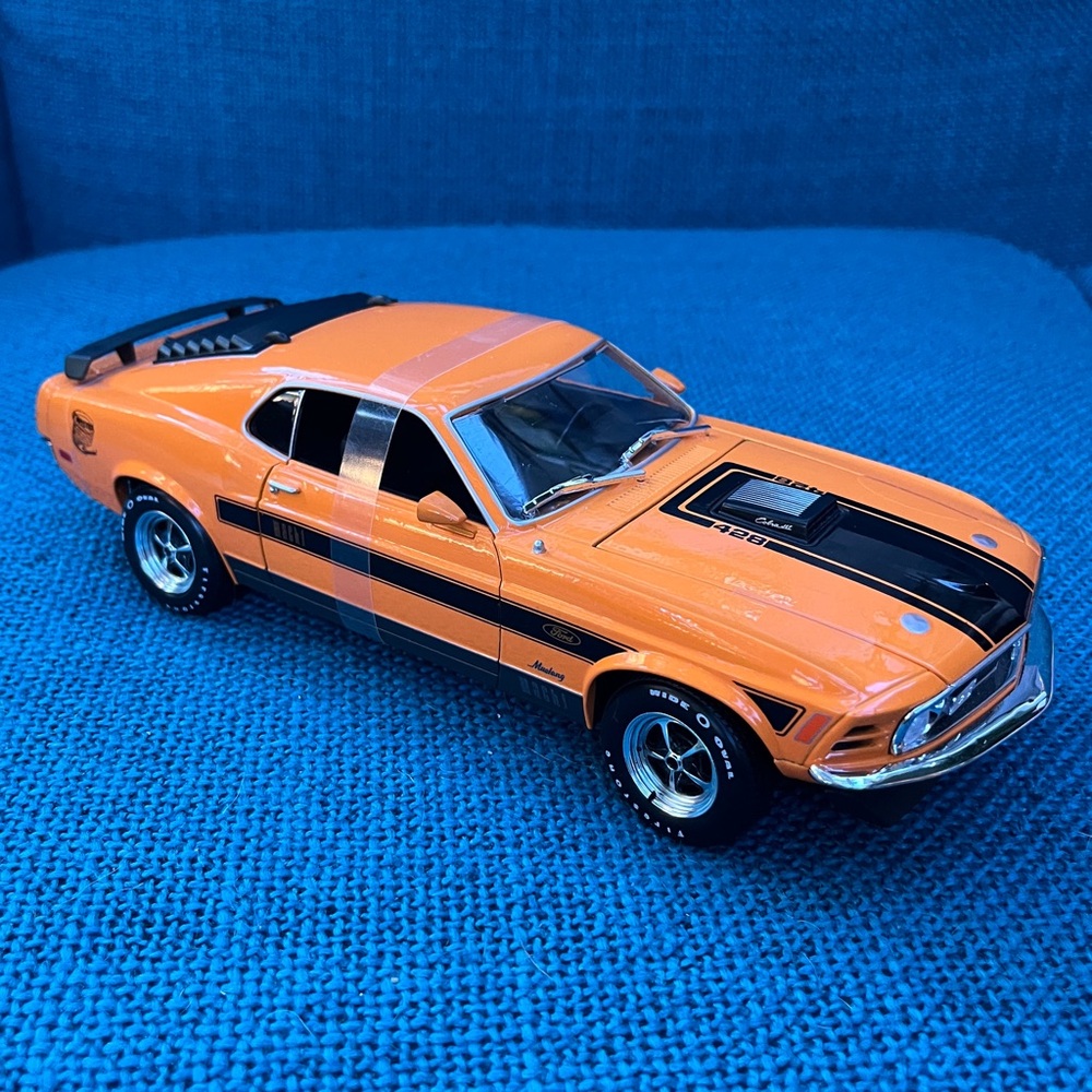 Maisto 1:18 Scale 1970 Ford Mustang Mach 1 Classic Orange Toy Muscle Car